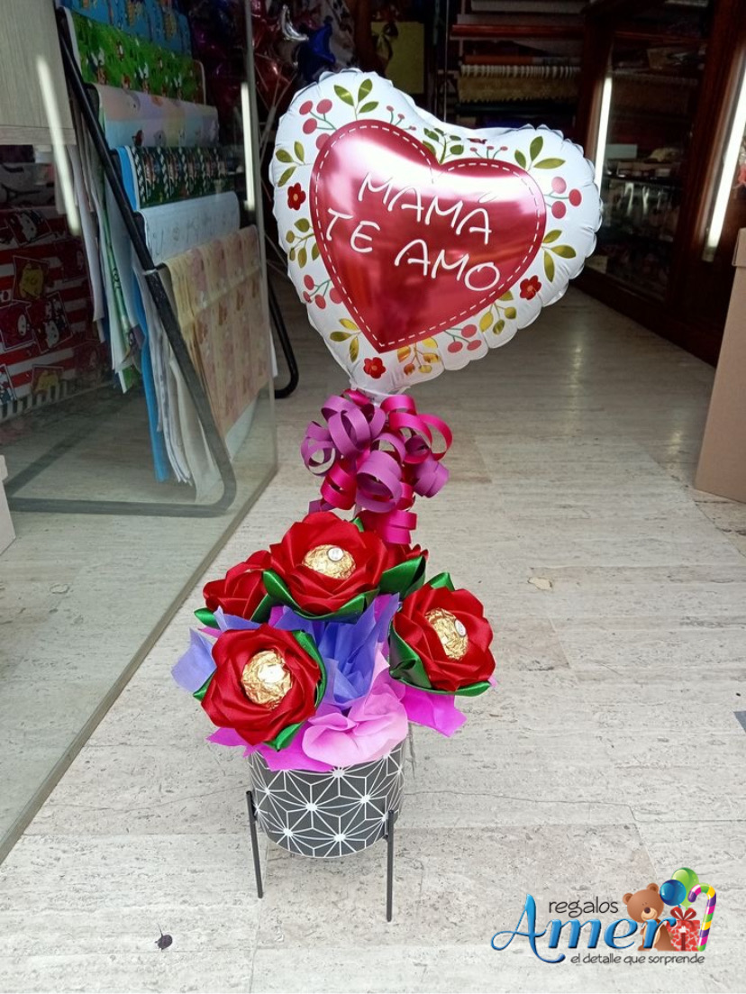 mini arreglo corazón flores chocolate